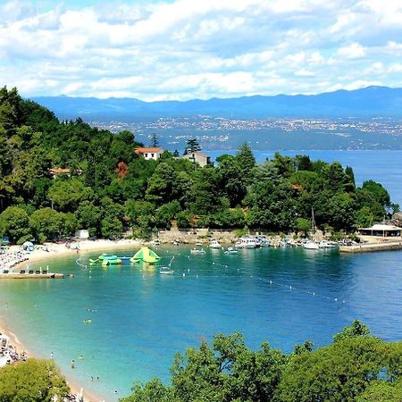 Apartments And Rooms By The Sea Medveja, Opatija - 2305 Lovran Eksteriør bilde