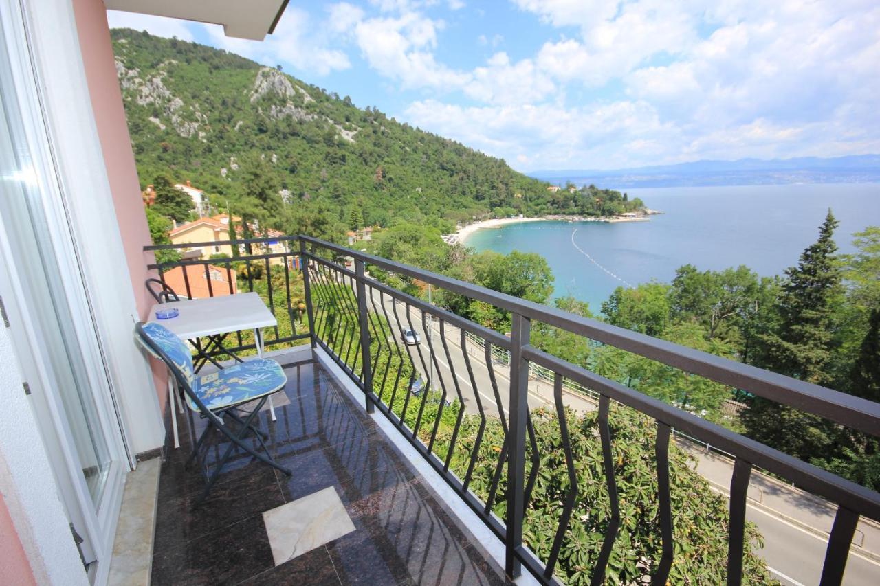Apartments And Rooms By The Sea Medveja, Opatija - 2305 Lovran Eksteriør bilde