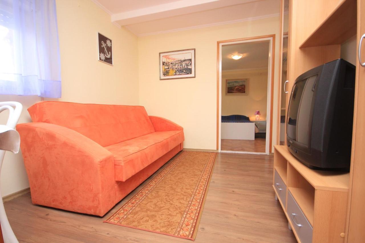 Apartments And Rooms By The Sea Medveja, Opatija - 2305 Lovran Eksteriør bilde