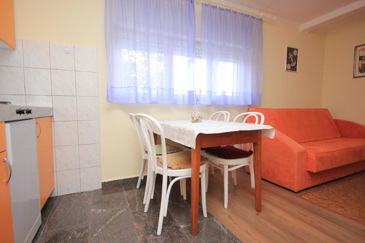 Apartments And Rooms By The Sea Medveja, Opatija - 2305 Lovran Eksteriør bilde