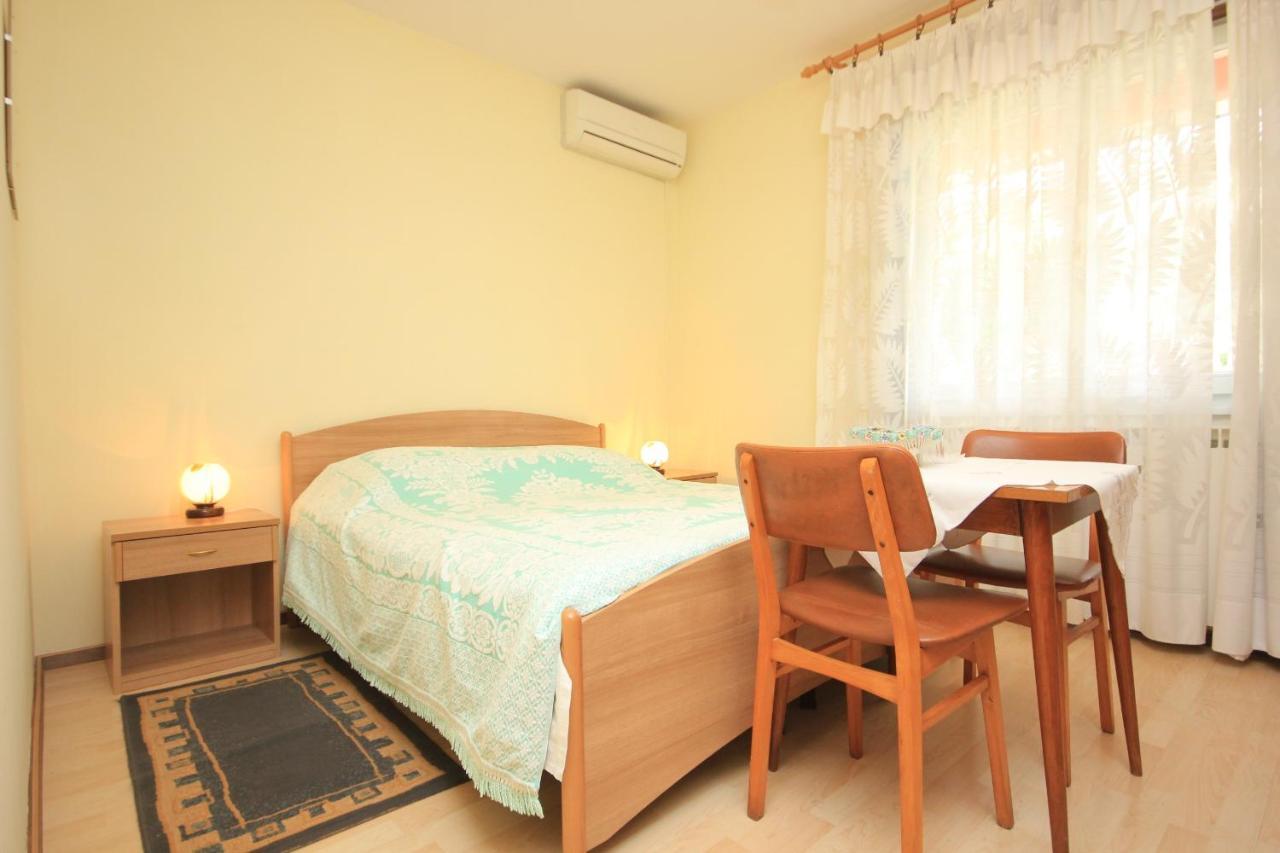 Apartments And Rooms By The Sea Medveja, Opatija - 2305 Lovran Eksteriør bilde