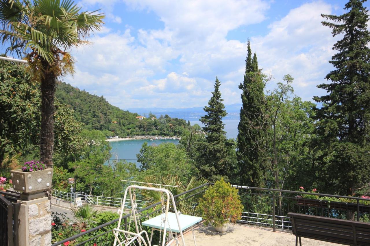 Apartments And Rooms By The Sea Medveja, Opatija - 2305 Lovran Eksteriør bilde