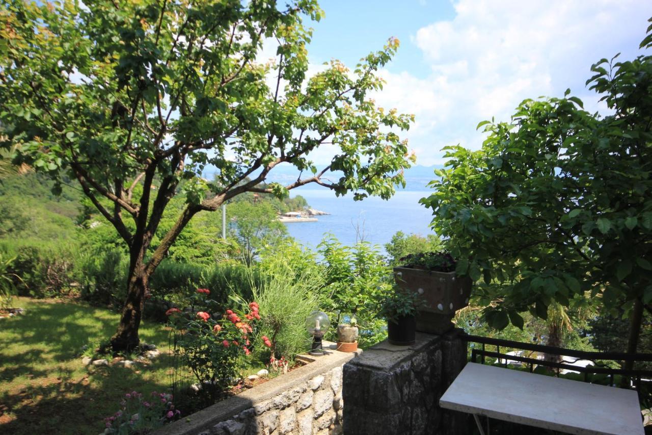 Apartments And Rooms By The Sea Medveja, Opatija - 2305 Lovran Eksteriør bilde