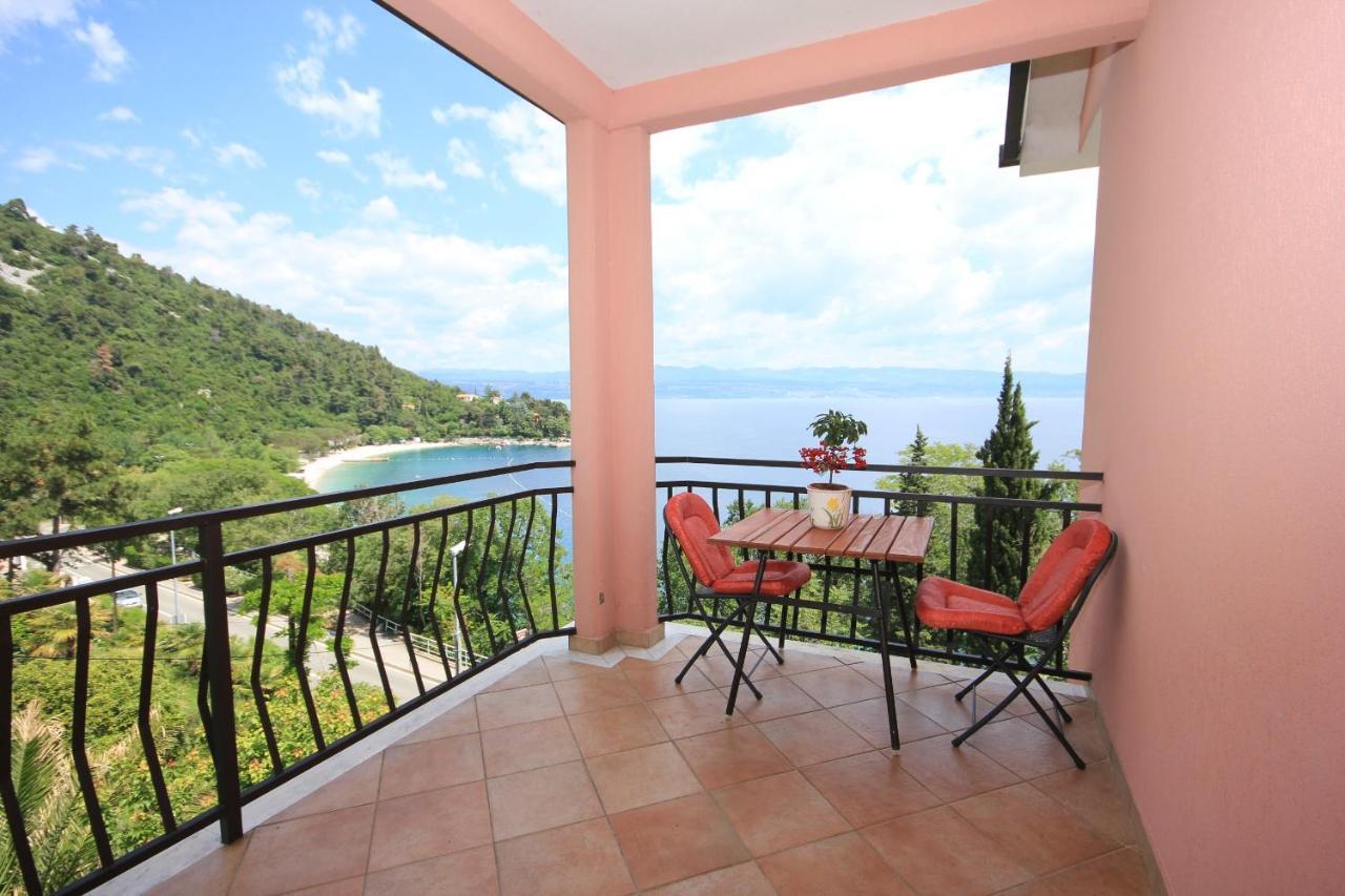 Apartments And Rooms By The Sea Medveja, Opatija - 2305 Lovran Eksteriør bilde