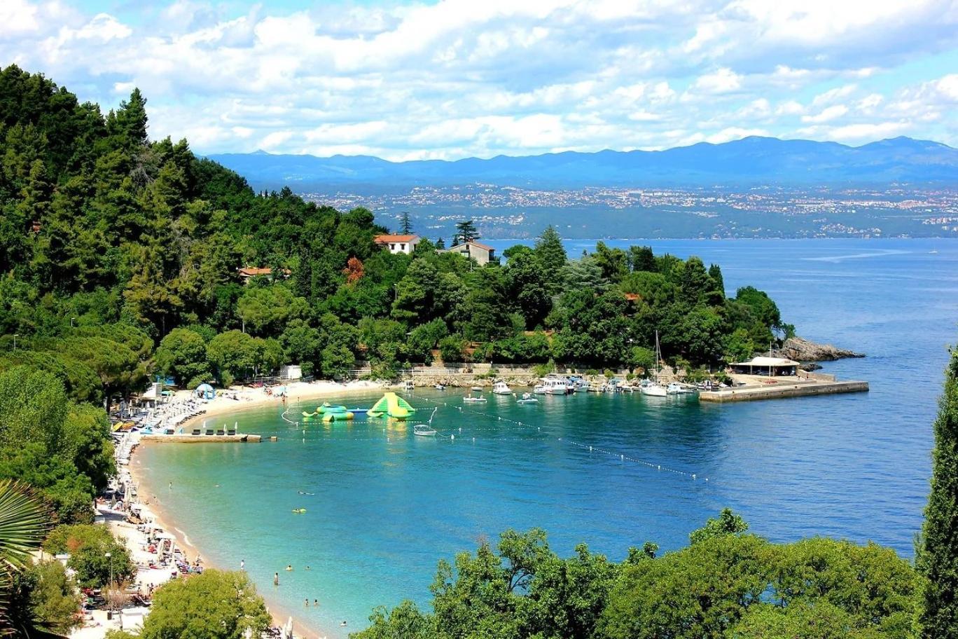 Apartments And Rooms By The Sea Medveja, Opatija - 2305 Lovran Eksteriør bilde